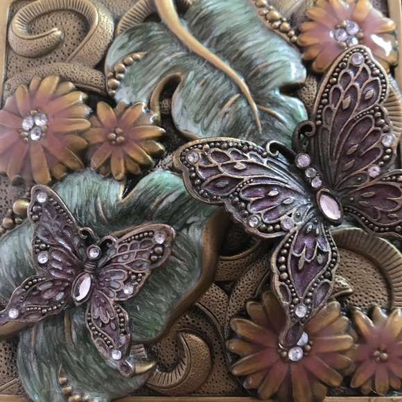 3D Butterfly Vintage Jewelry Box with Mirror. - Picture 2 of 6